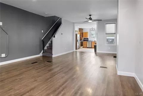 34 Goepp St, Bethlehem, PA 18018 photo 3