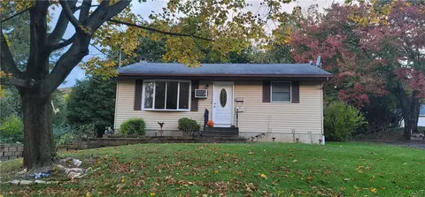 1487 2nd St, Pen Argyl, PA 18072