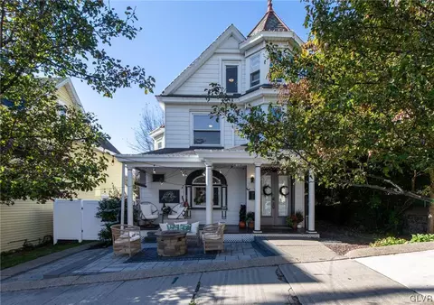 838 N Clewell St, Fountain Hill, PA 18015