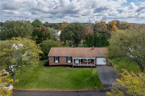 5216 Shawnee Blvd, Schnecksville, PA 18078