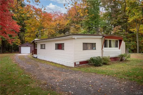 1105 Summer Mountain Rd, Palmerton, PA 18071