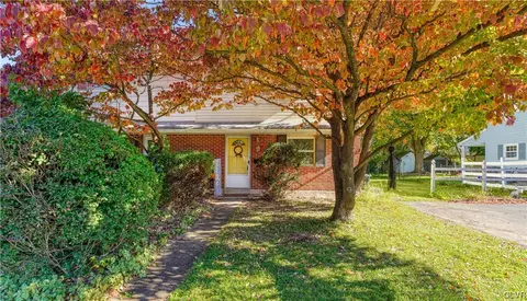 97 Faith Dr, Catasauqua, PA 18032