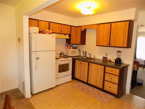 109 Old Forge Dr, Bath, PA 18014 photo 7