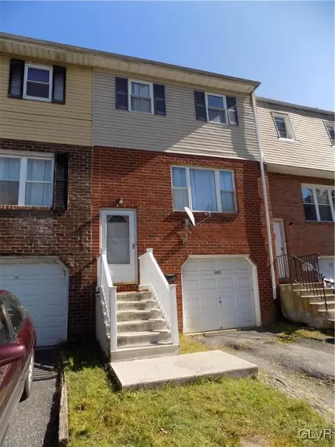 109 Old Forge Dr, Bath, PA 18014 photo 2