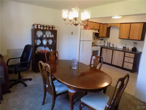 109 Old Forge Dr, Bath, PA 18014 photo 8