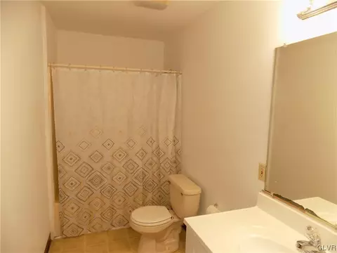 109 Old Forge Dr, Bath, PA 18014 photo 15