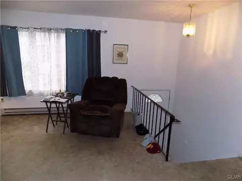 109 Old Forge Dr, Bath, PA 18014 photo 3