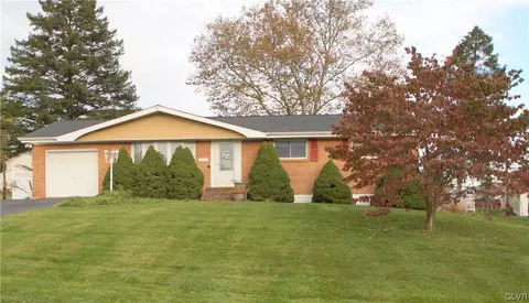 3158 Santee Rd, Bethlehem, PA 18020