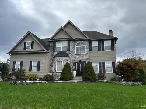 1690 Wagon Wheel Dr, Forks Twp, PA 18040