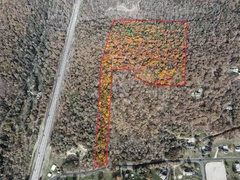East Highpoint Drive, Franklin Twp, PA 18235