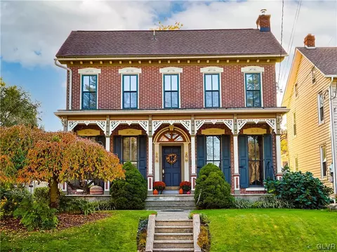 250 Franklin St, Alburtis, PA 18011