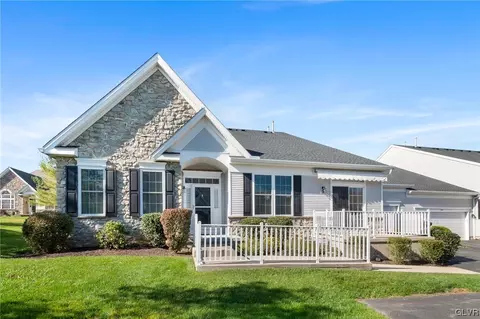 1892 Gregory Pl, Hellertown, PA 18055