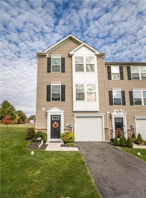 20 Red Rose Ln, Palmer Township, PA 18045