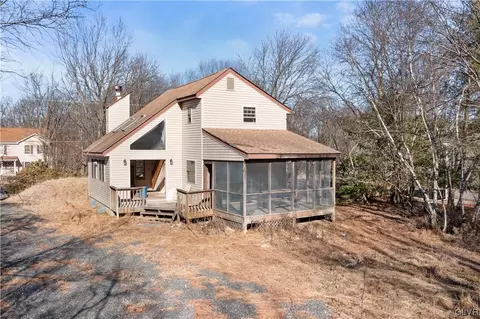 640 Sullivan Trl, Long Pond, PA 18334