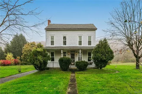 1965 State St, Alburtis, PA 18011