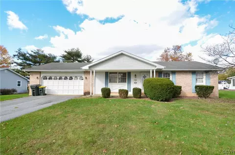 6127 Lone Pond Ln, Allentown, PA 18104