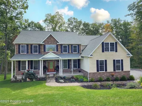 190 Scenicview Dr, Dallas, PA 18612