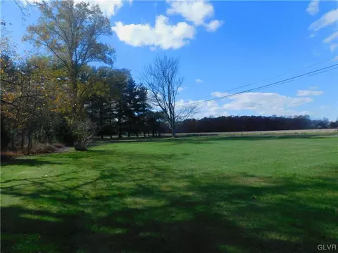 1303 Edge Hill Rd, Bedminster Twp, PA 18944
