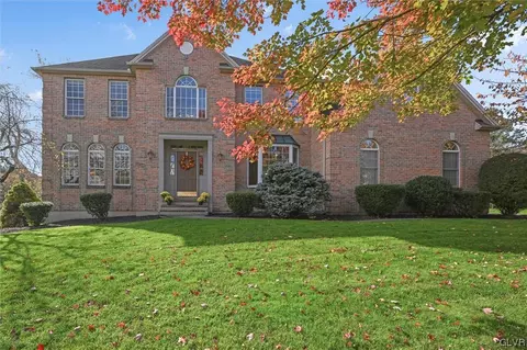 1664 Woodfield Dr, Bethlehem, PA 18015