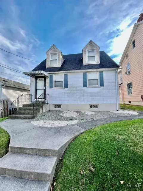 138 E Union St, Whitehall, PA 18052