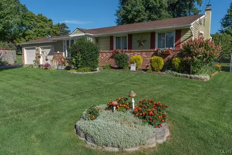 5231 Price Ave, Coopersburg, PA 18036