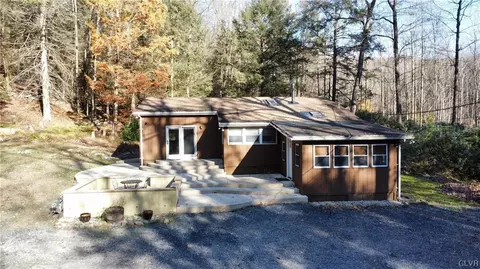 83 Drehersville Rd, Orwigsburg, PA 17961