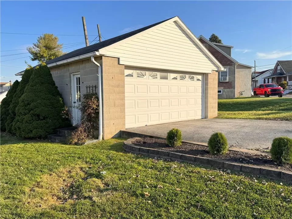 160 Maple St, Coplay, PA 18037 23 Photos Movoto