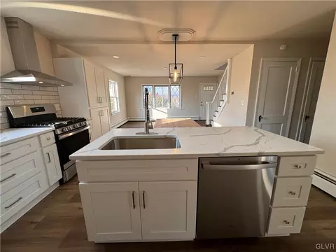 160 Maple St, Coplay, PA 18037 photo 11