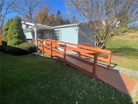5437 Barclay Ct, Macungie Twp, PA 18062