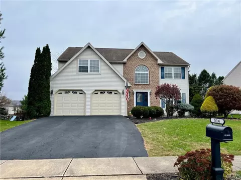 514 Calabria Dr, Blandon, PA 19510