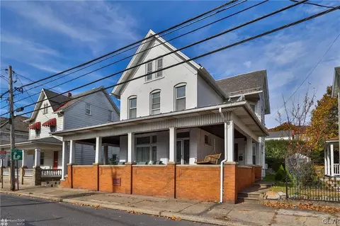27 E Pennsylvania Ave, Pen Argyl, PA 18072