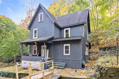 205 Packerton Hollow Rd, Mahoning Twp, PA 18235