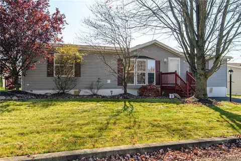 4191 Independence Ln, Walnutport, PA 18088