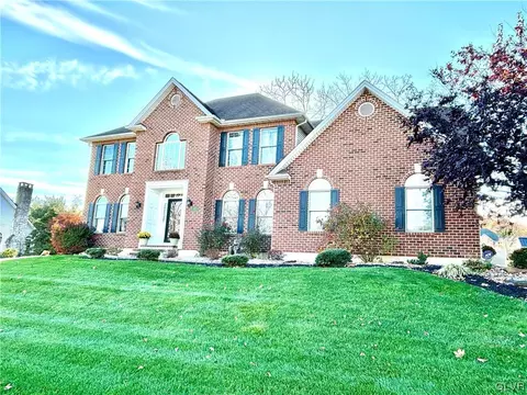 2120 Sherbrooke Dr, Bethlehem, PA 18015