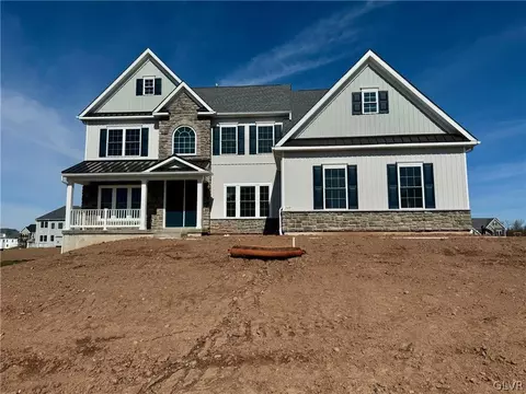 2685 Merion Dr #36, Center Valley, PA 18034
