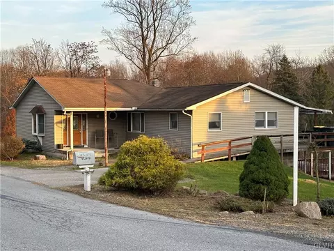2970 Avery Rd, Emerald, PA 18080