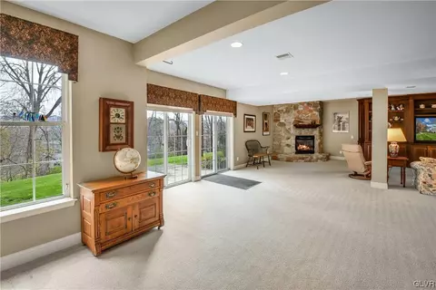 1865 Caryn Dr, Hellertown, PA 18055 photo 27