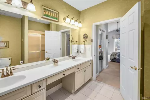 1865 Caryn Dr, Hellertown, PA 18055 photo 21