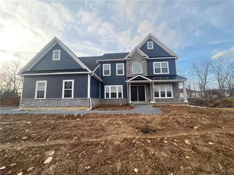 936 Fairway Dr #30, Forks Twp, PA 18040