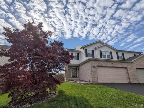 702 White Cir, Northampton, PA 18067