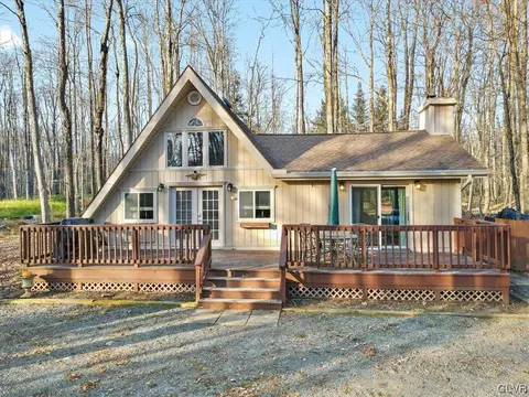 133 Gross Dr, Pocono Pines, PA 18350