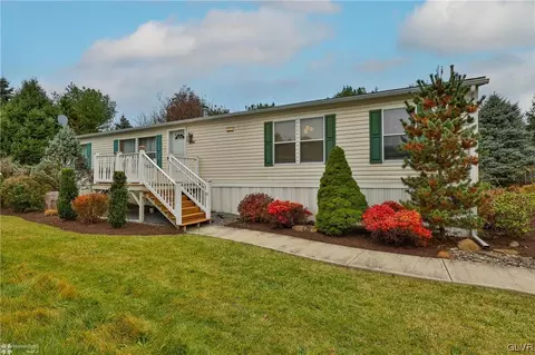 4446 Grey Wolf Ln, Orefield, PA 18069