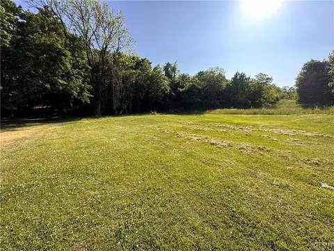 5712 Main St, Saucon Twp, PA 18034