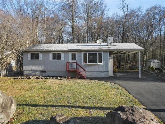 1089 Country Place Dr, Coolbaugh Twp, PA 18466