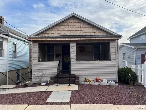 74 E Diaz Ave, Nesquehoning, PA 18240
