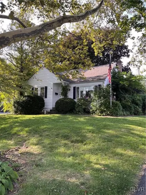 45 Charles Ave, Nazareth, PA 18064
