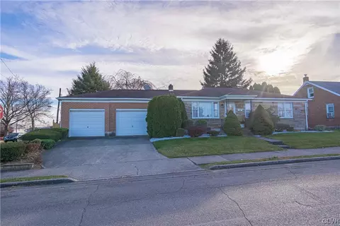 626 E Laurel St, Bethlehem, PA 18018 photo 3