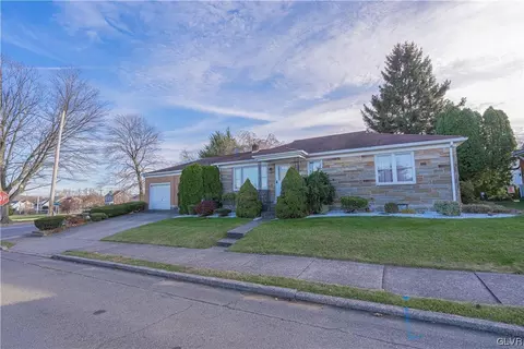 626 E Laurel St, Bethlehem, PA 18018 photo 2