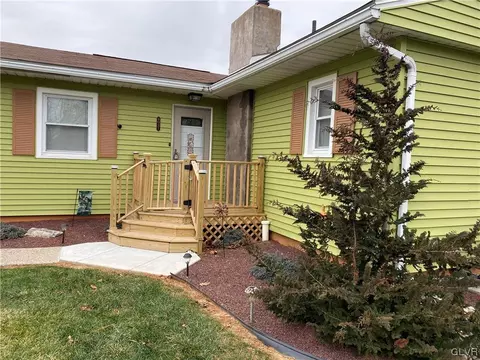 4021 Green Pond Rd, Palmer Township, PA 18045