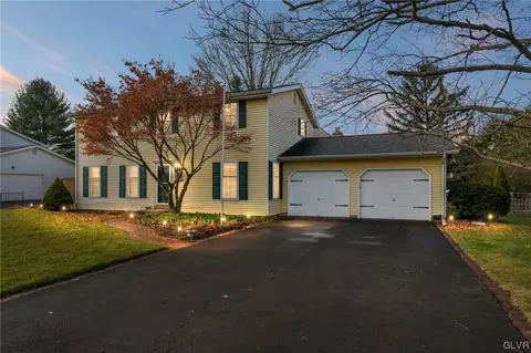 54 Hickory Dr, Quakertown, PA 18951